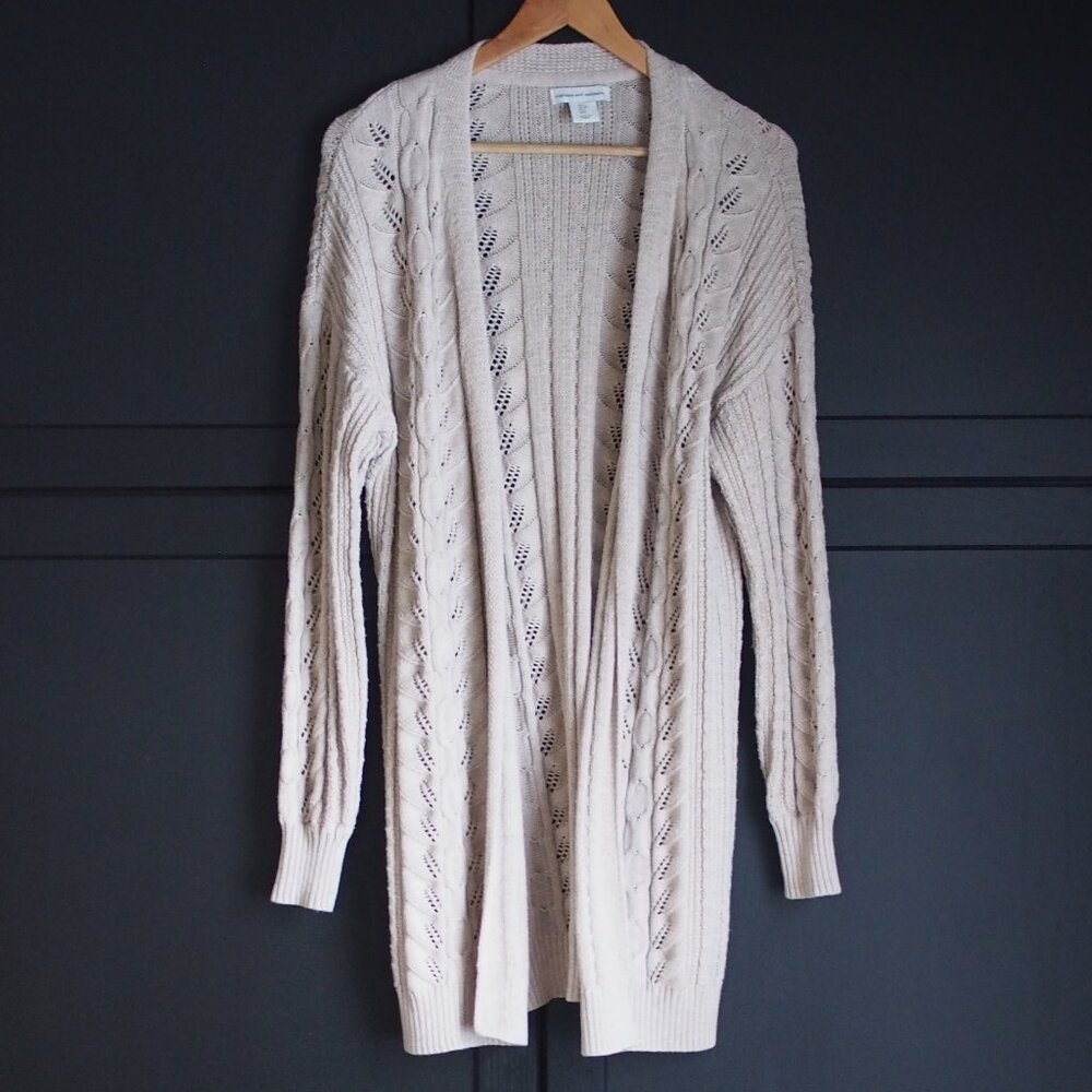 cupcakes and cashmere | Like NEW Long Sleeve Cable Knit Open Cardigan